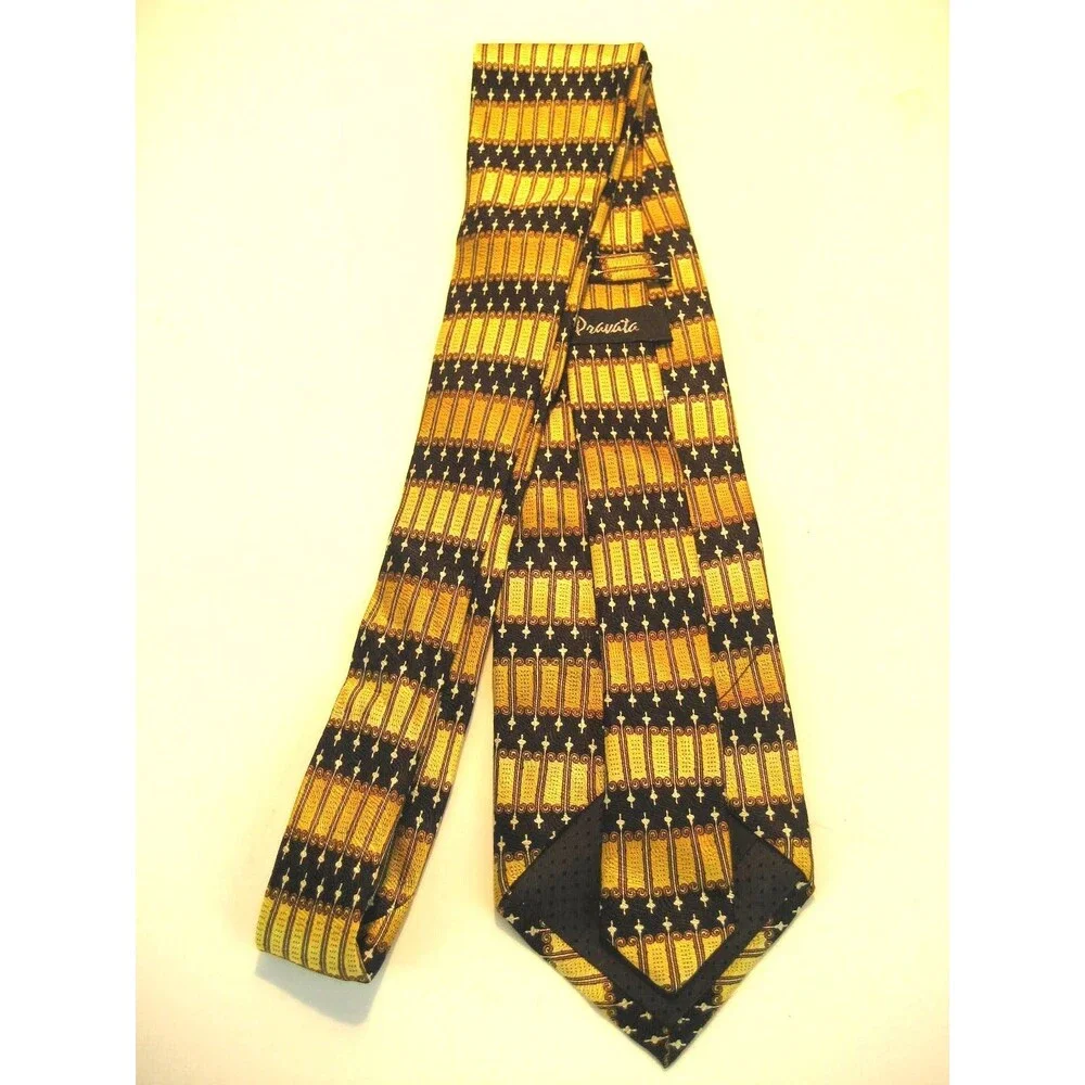NWOT Pravata 100% Silk Geometric  Design Necktie
